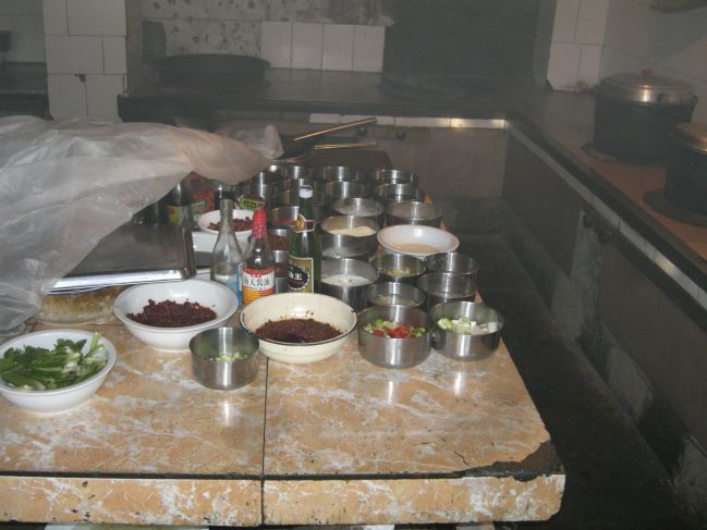  2006:09:09 06:44:47   Kitchen in Szechuan Resturant at Bird Island - photo 01.jpg